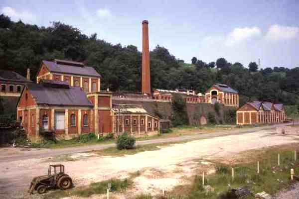 Crumlin Navigation Colliery 1989 Copyright © Chris Allen and licensed for reuse under this Creative Commons Licence