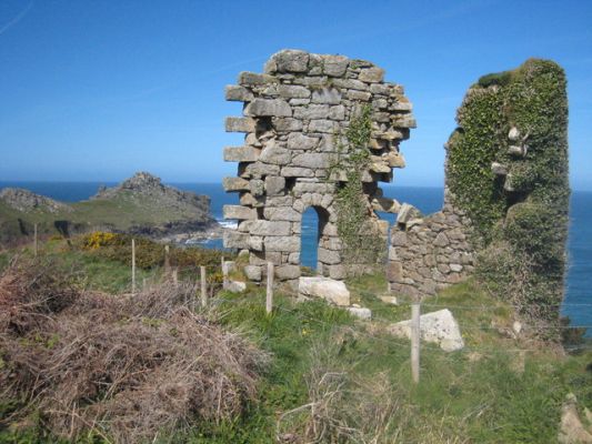 Gurnards Head Mine © Copyright Rod Allday and licensed for reuse under this Creative Commons Licence