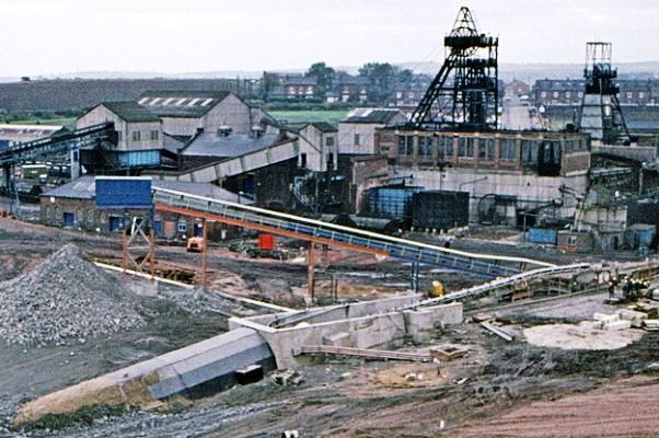 Treeton Colliery 1977 Copyright © Dr S Dumpleton and used with his kind permission 